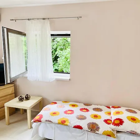 Little House With Garden Apartman *