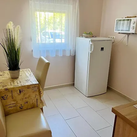 Little House With Garden *