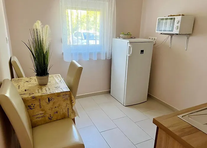 Little House With Garden *